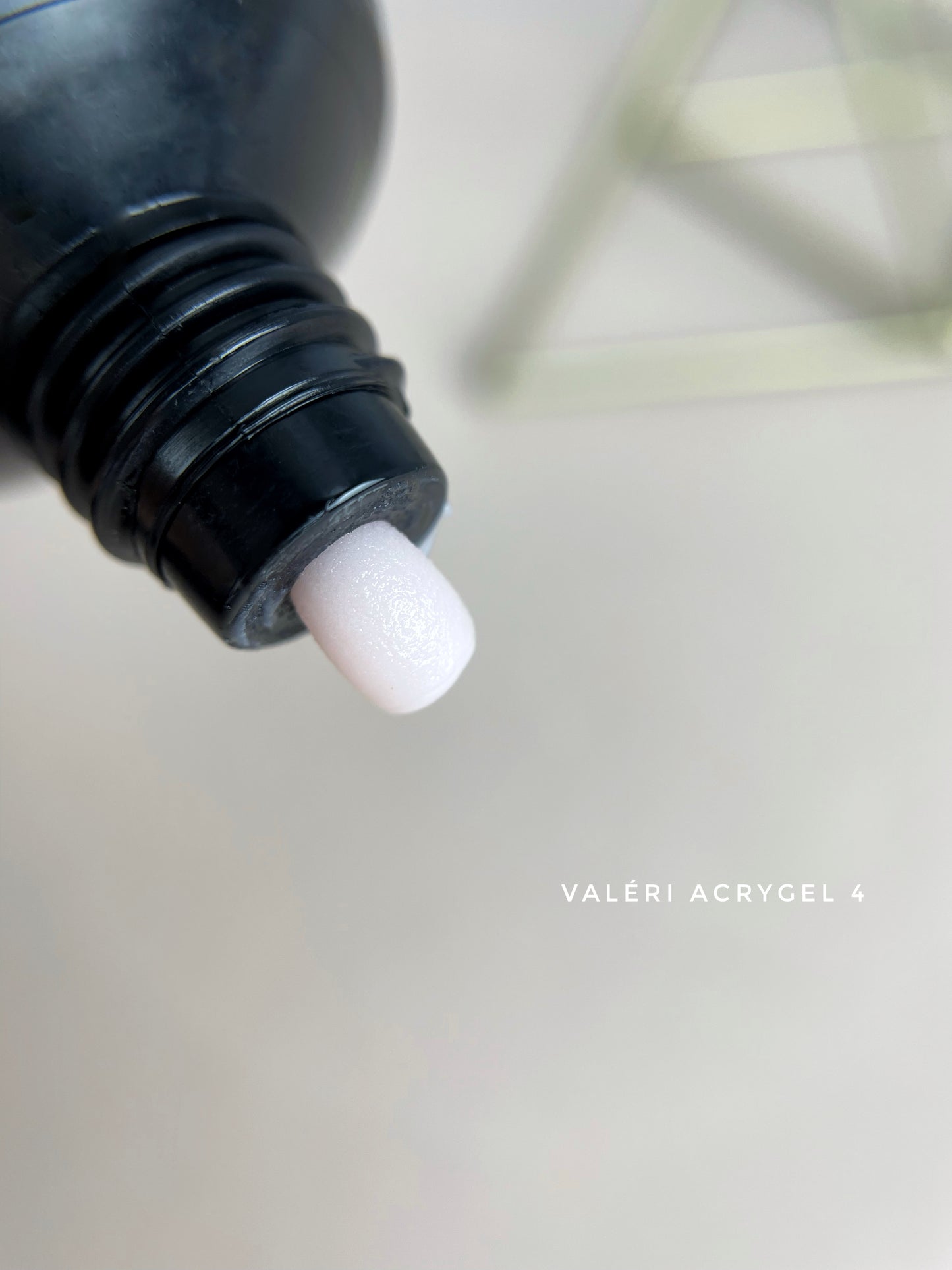 Valéri Akril gél №04