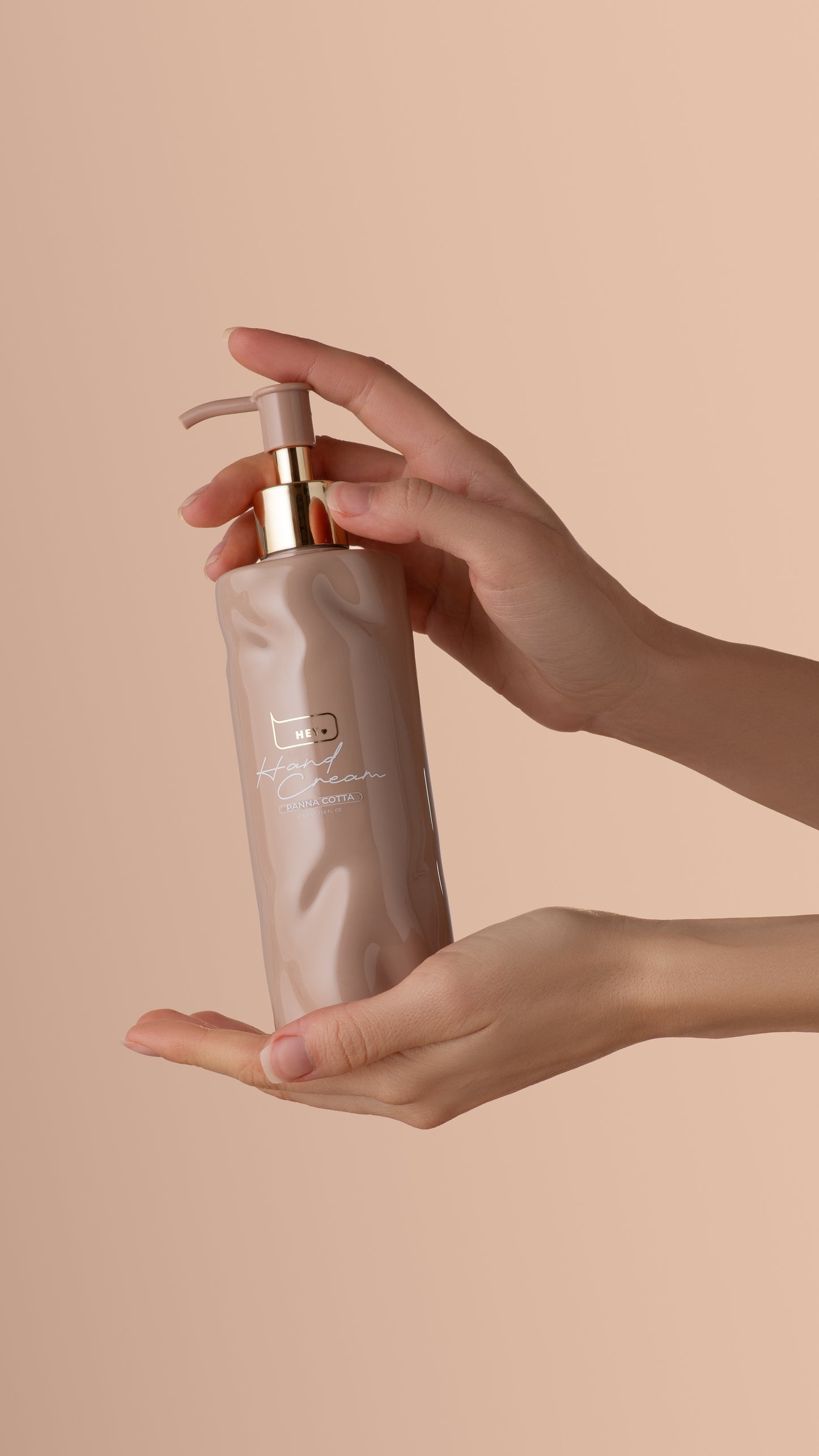 HEYLOVE - PANNA COTTA kézkrém - Csigakivonattal, 300 ml